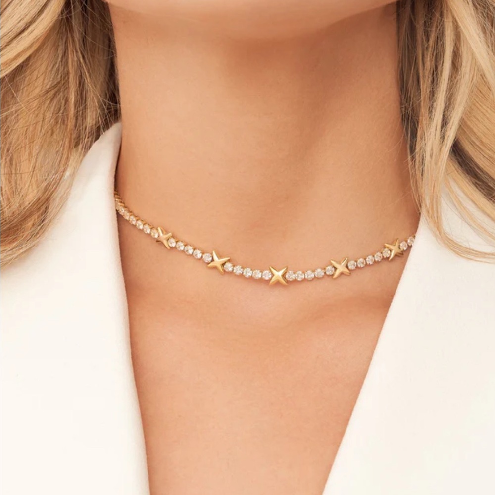 Dazzling Gold Necklace - Picture 2 of 8